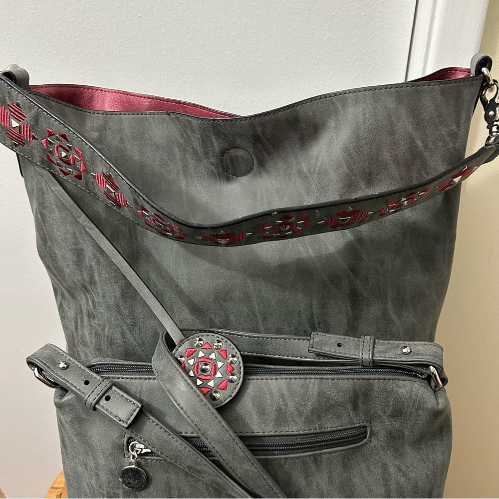 SYDNEY LOVE - Reservable Hobo Bag with Crossbody set. Grey and Burgundy/Rose - Picture 2 of 14